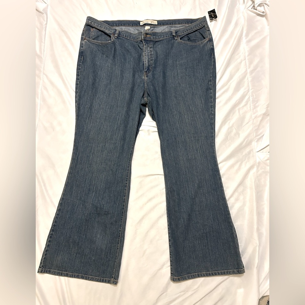 NWT Venezia stretch flare jeans size 28